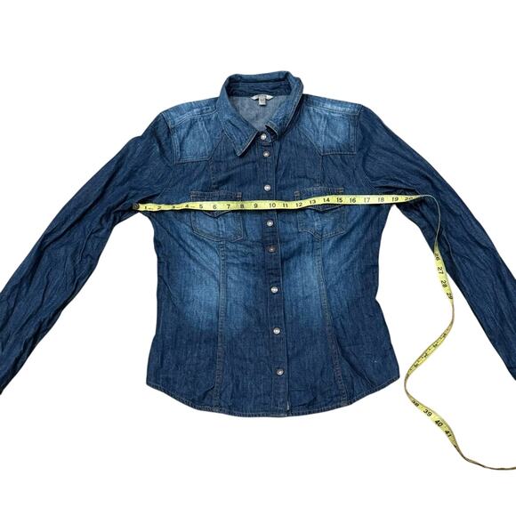 Guess 1981 Women's Medium denim shirt Western Faded Long Sleeve Snap Down button - Picture 7 of 8